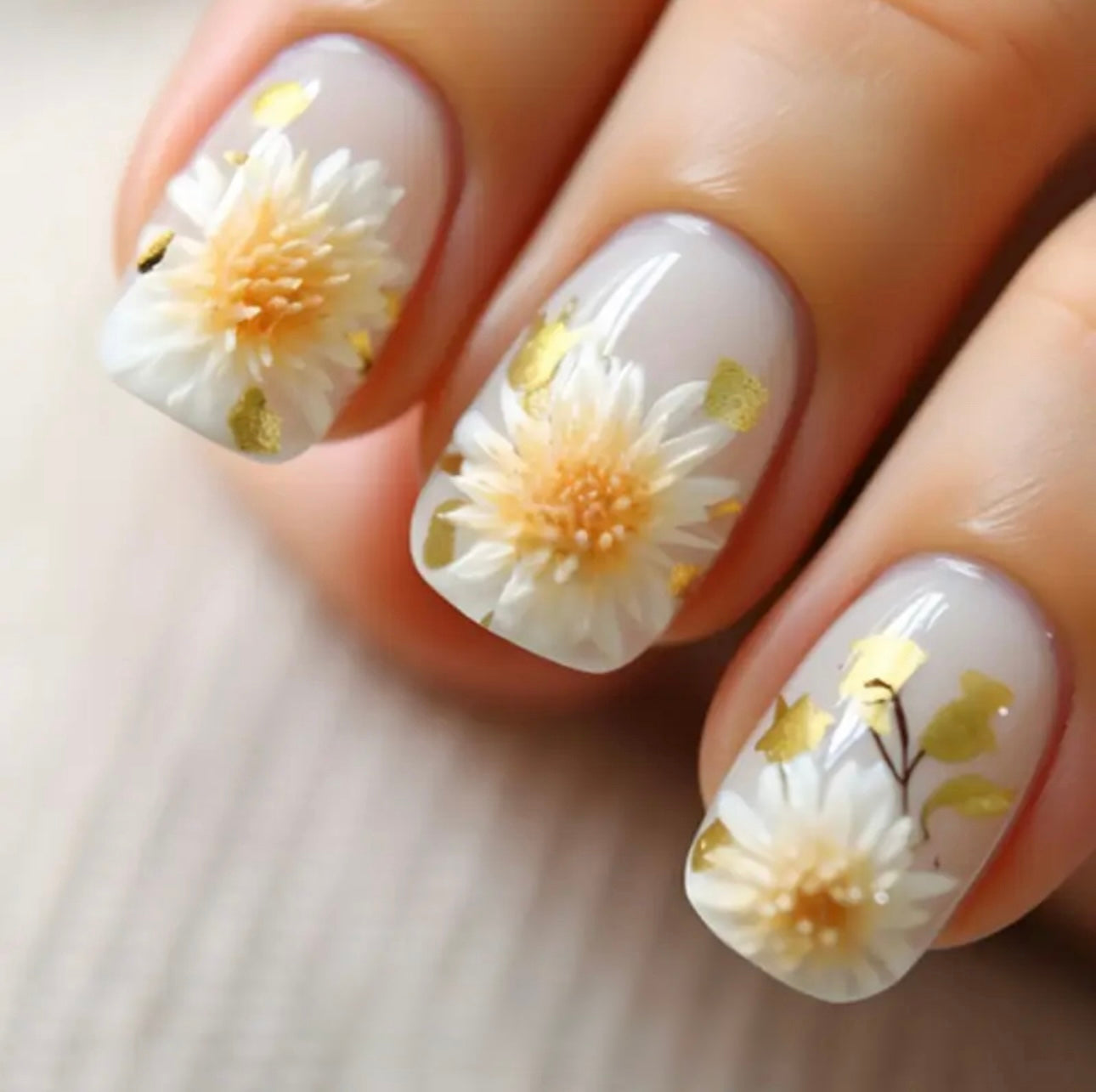 Daisy Days - Nails and Case Duo